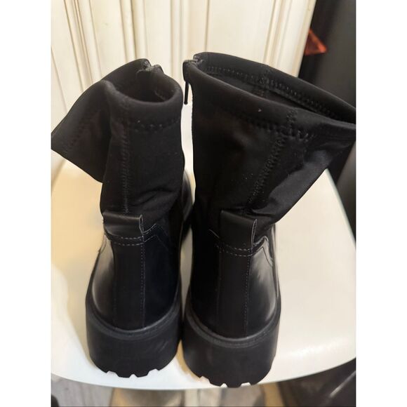 Zara Women's Stretch Side Zip Lug Chunky Sole Ankle Boots Black Size 40 NWOT - Picture 3 of 12